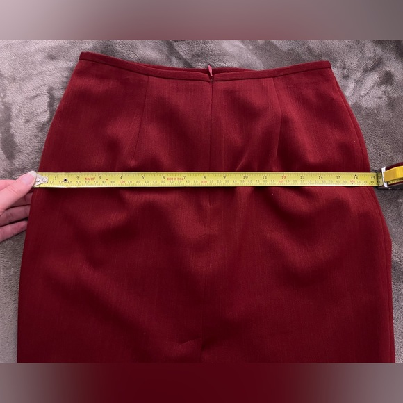 Vintage Tristan & Iseut red short skirt - Picture 7 of 7